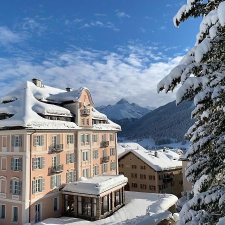 Hotel Engiadina Zuoz Bagian luar foto