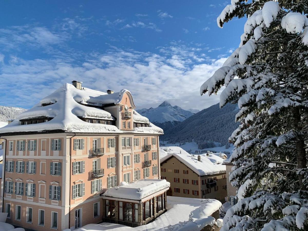 Hotel Engiadina Zuoz Bagian luar foto