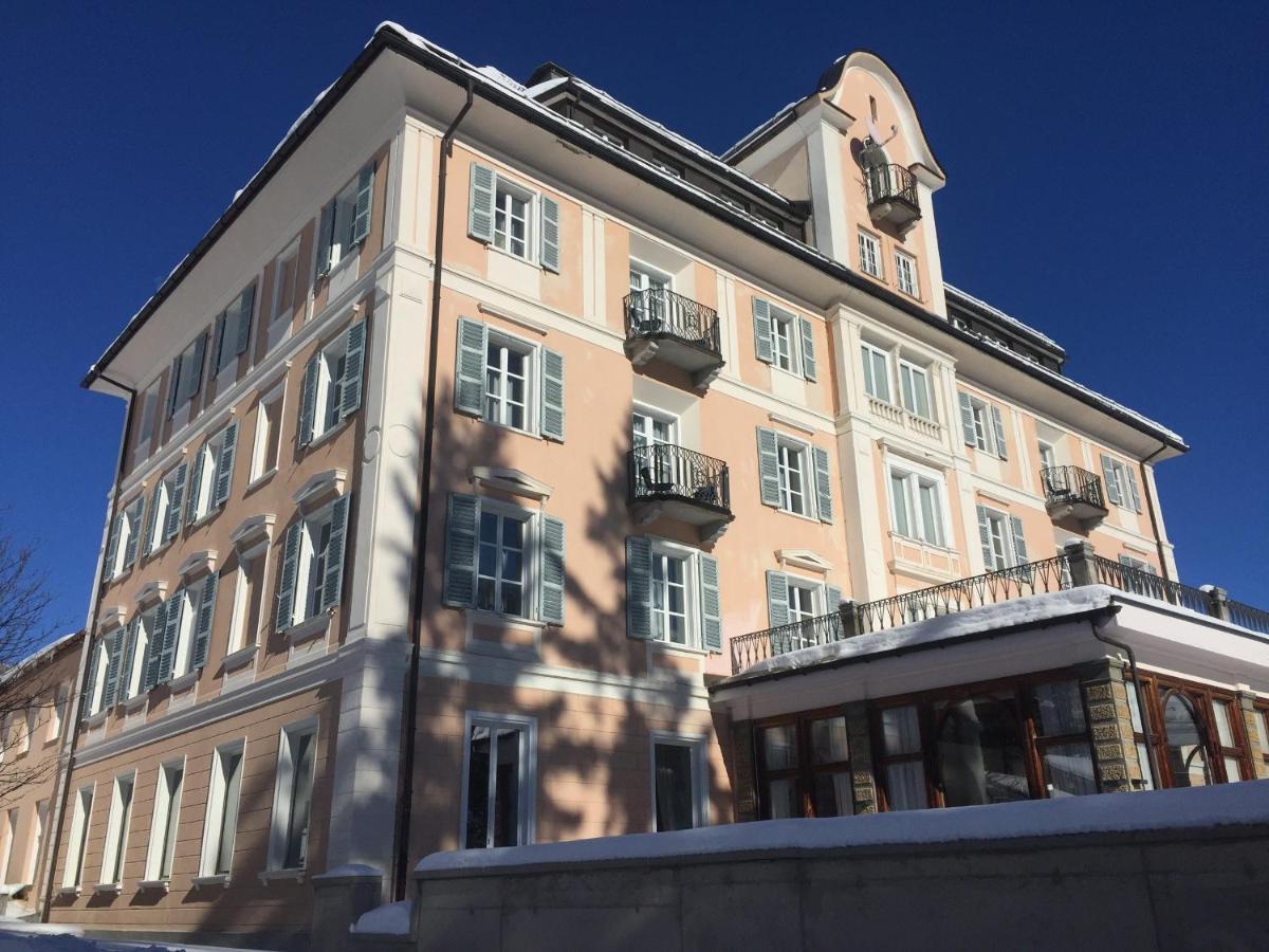 Hotel Engiadina Zuoz Bagian luar foto