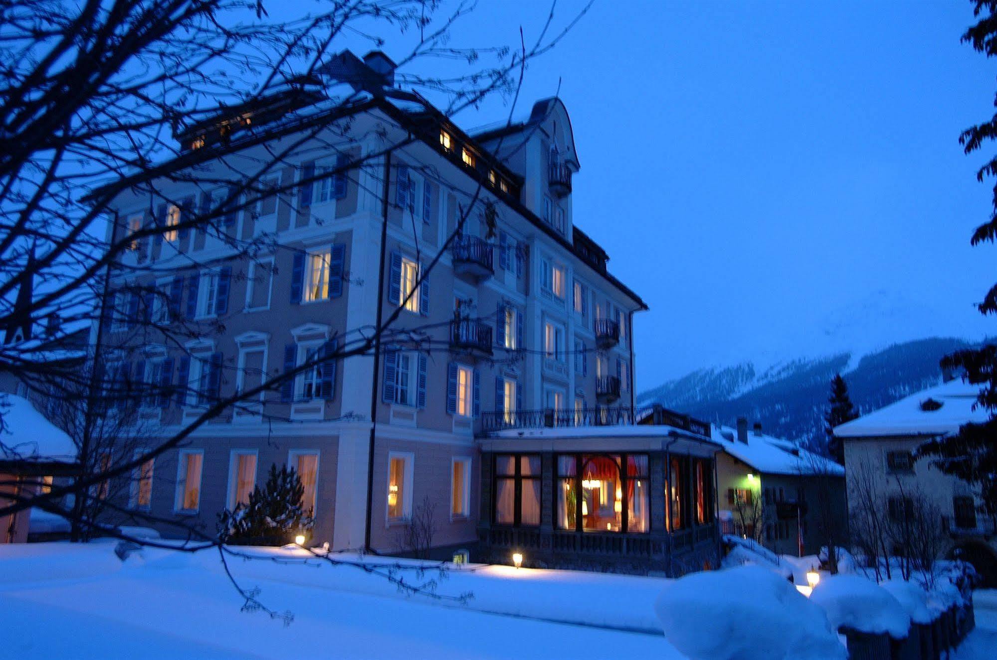 Hotel Engiadina Zuoz Bagian luar foto