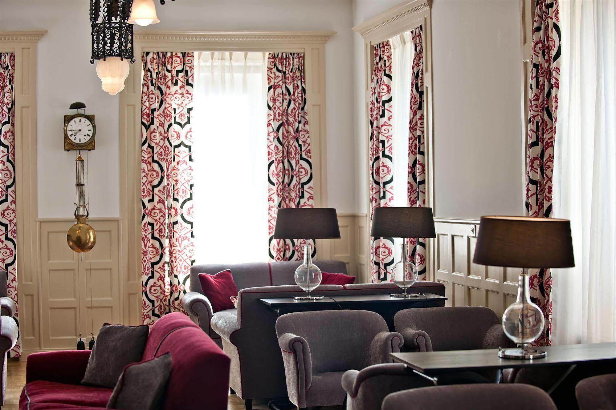 Hotel Engiadina Zuoz Bagian luar foto